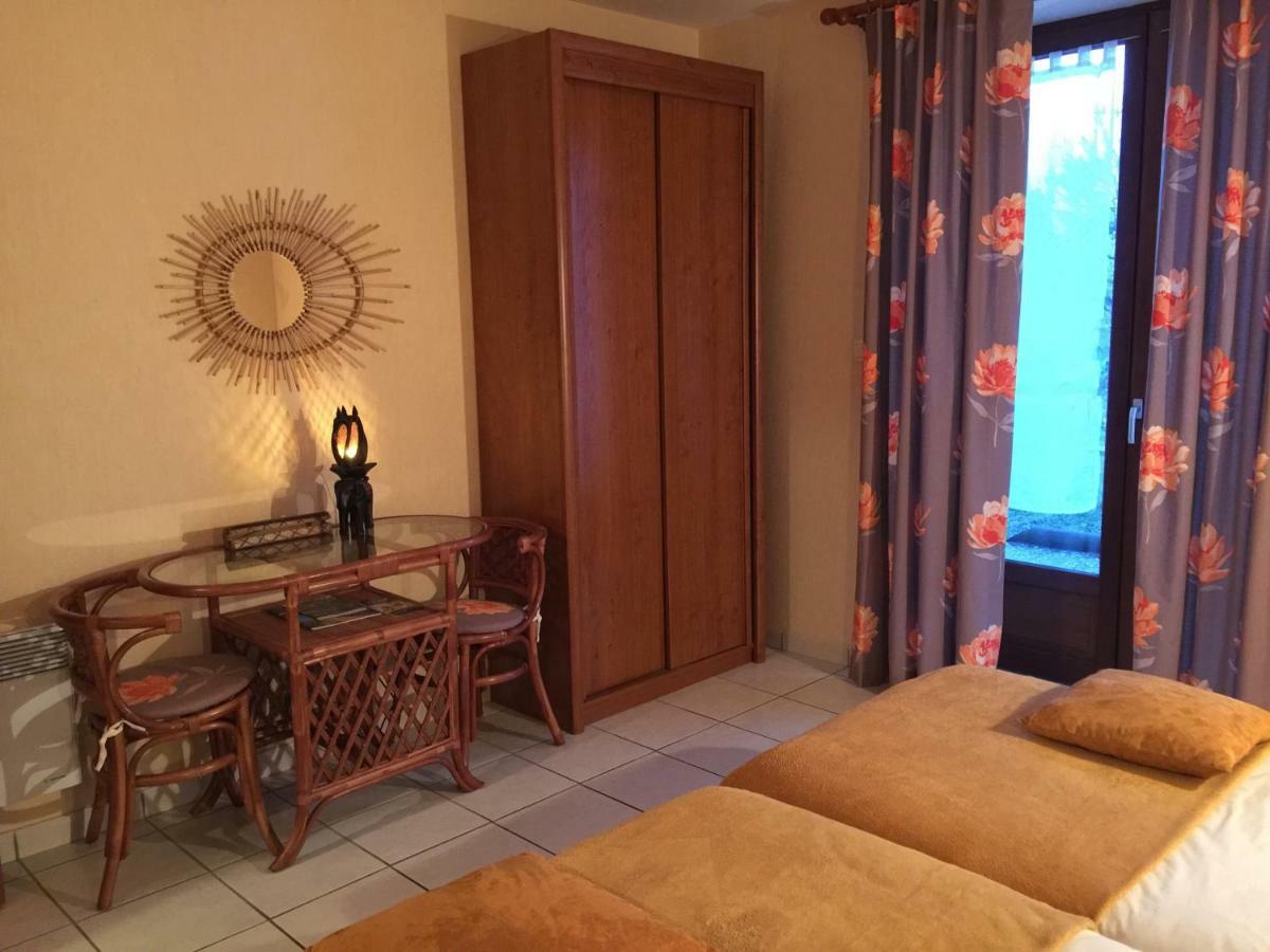 Domaine De Lascaux Bed and Breakfast Montignac-Lascaux Εξωτερικό φωτογραφία